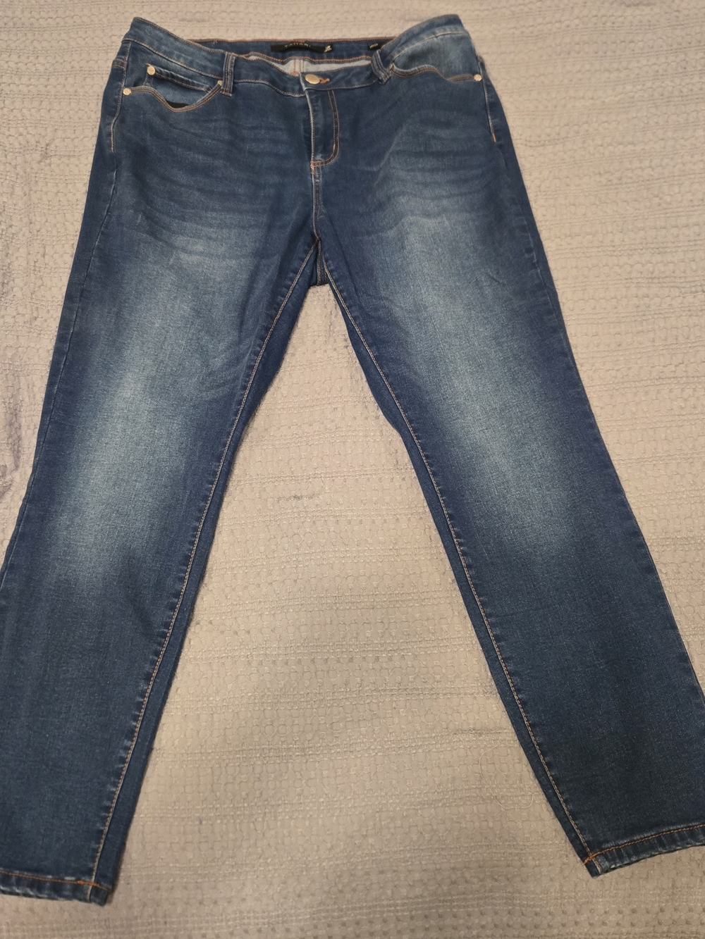 Tahari Women's Slim Straight Jeans in Medium Blue Wash Size 16